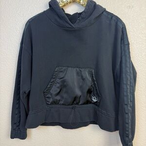 Adidas • Women’s Hooded Sweatshirt